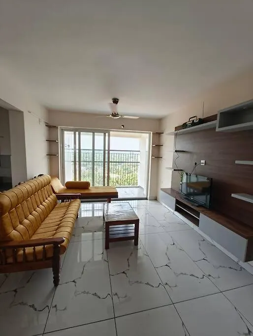 Sky Oasis: Luxe 3Bhk Apartment. 트리반드룸
